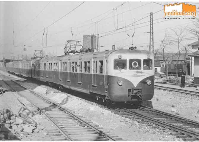 Yedikule ve E8000, Nisan-1956 Fotoğraf: A. Swale