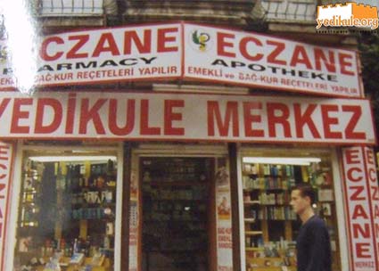 Surların içinde tarihi bir Eczane